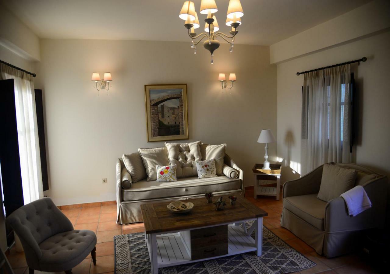 Focalion Castle Luxury Suites Pyrgos Dirou Luaran gambar