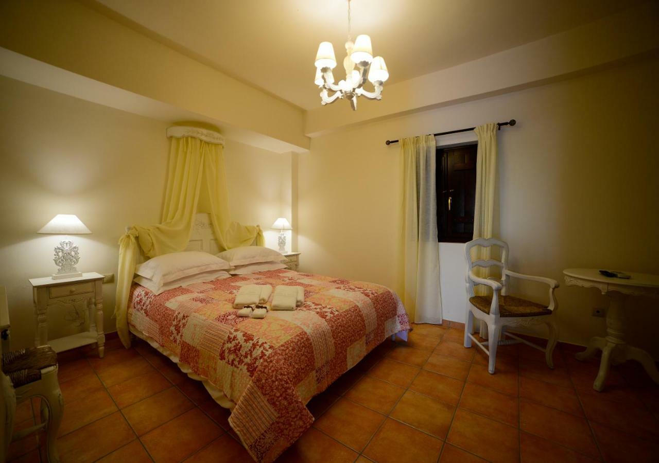 Focalion Castle Luxury Suites Pyrgos Dirou Luaran gambar