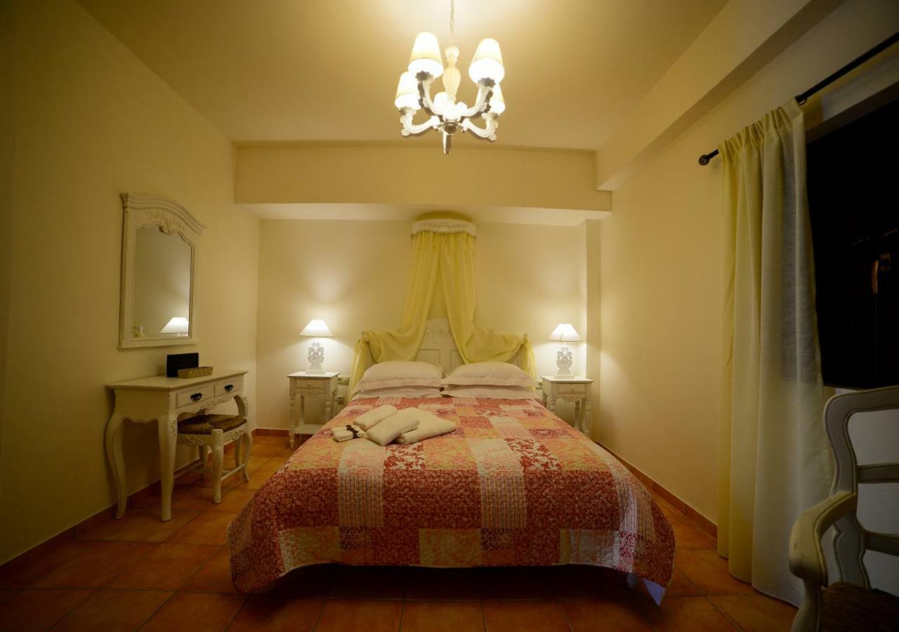 Focalion Castle Luxury Suites Pyrgos Dirou Luaran gambar