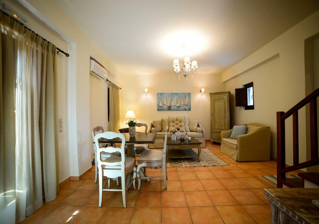 Focalion Castle Luxury Suites Pyrgos Dirou Luaran gambar