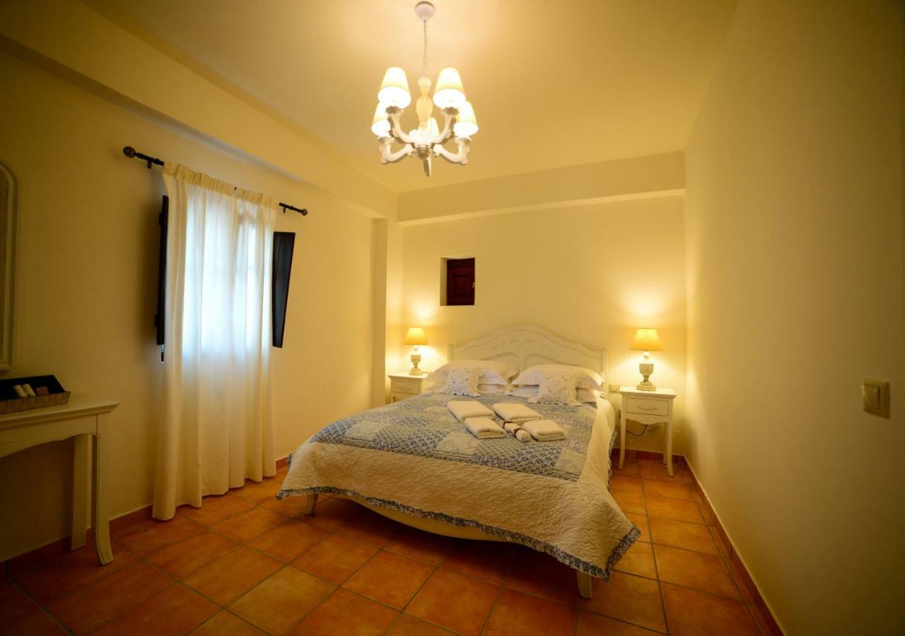 Focalion Castle Luxury Suites Pyrgos Dirou Luaran gambar