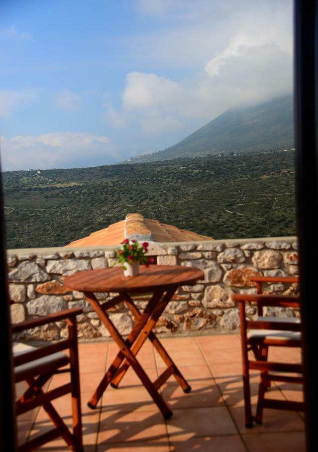 Focalion Castle Luxury Suites Pyrgos Dirou Luaran gambar