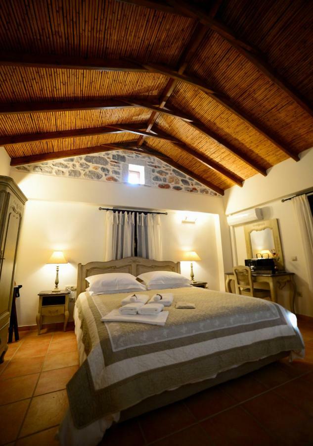 Focalion Castle Luxury Suites Pyrgos Dirou Luaran gambar